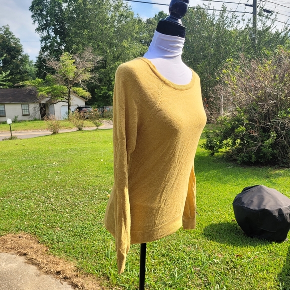 CLEANOUT SALE Mustard Yellow Sweater - Picture 2 of 4